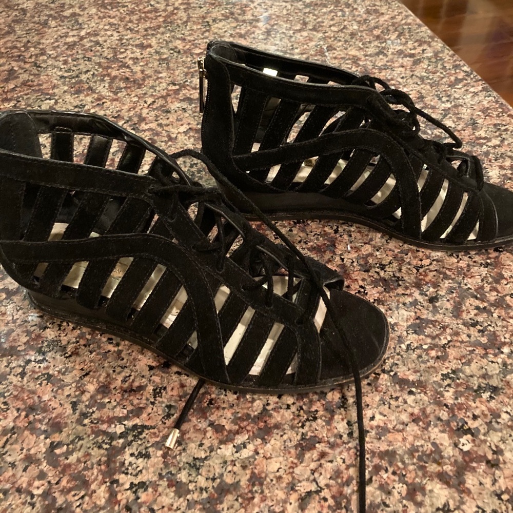 bcbg black sandals